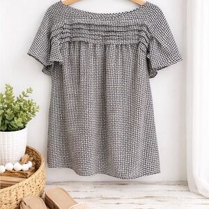 Max Studio Black & White Chainlink Print Blouse